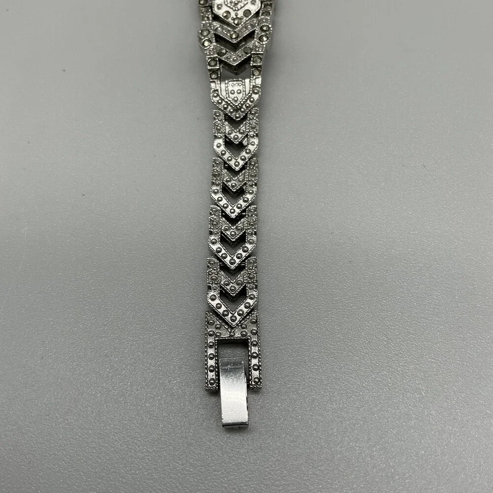 Geneva Platinum 3049 Womens Watch 17mm Silver Tone Marcasite New Battery 6.75